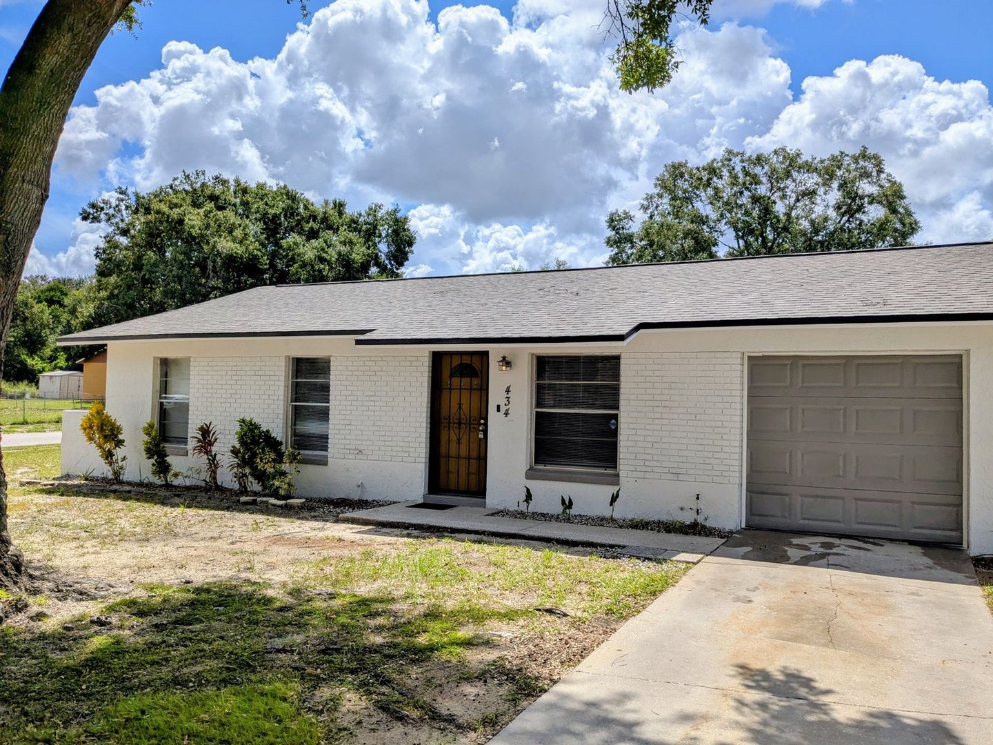 Apopka House: 434 W 17th St