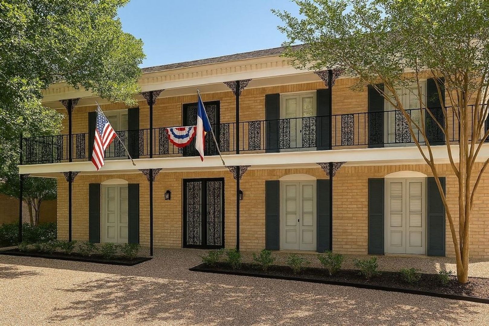 Houston House: 10507 Cypresswood Dr