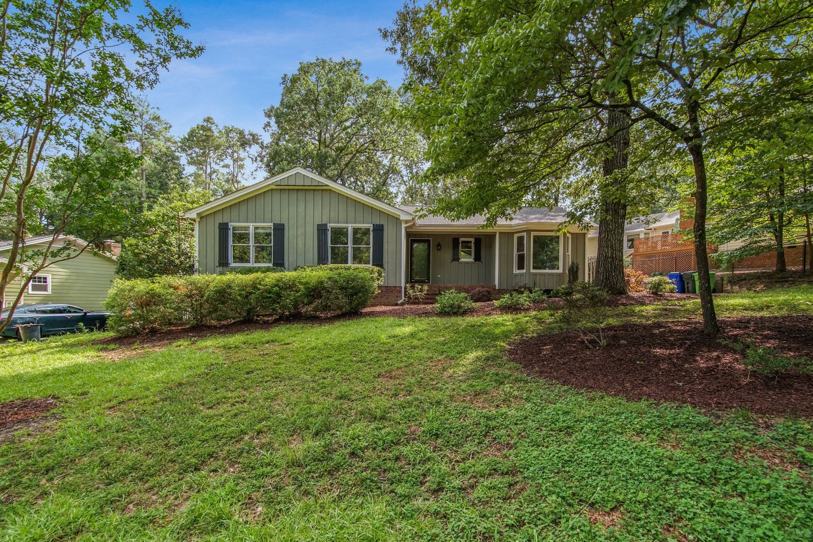Raleigh House: 7445 Deer Track Dr