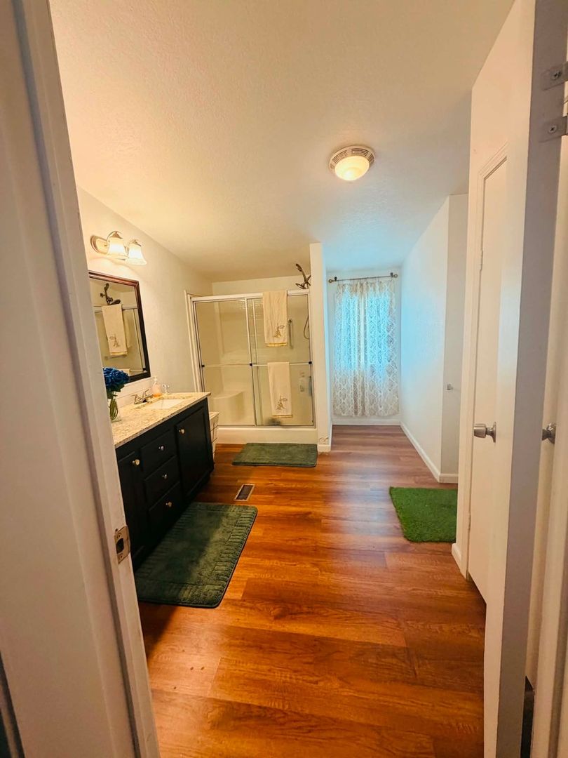 San Antonio House: 11555 Culebra Rd