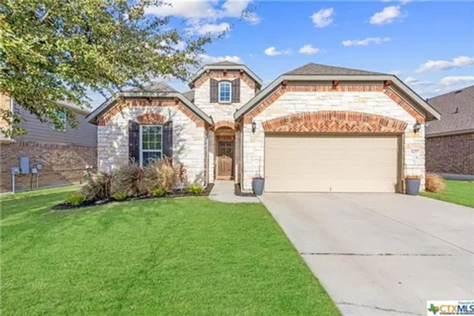 Harker Heights House: 807 Old World Dr