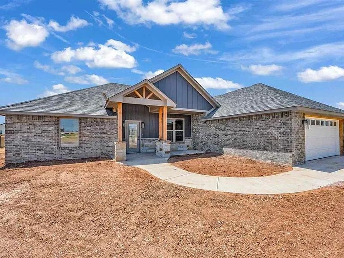 Geronimo House: 409 Bob White Rd