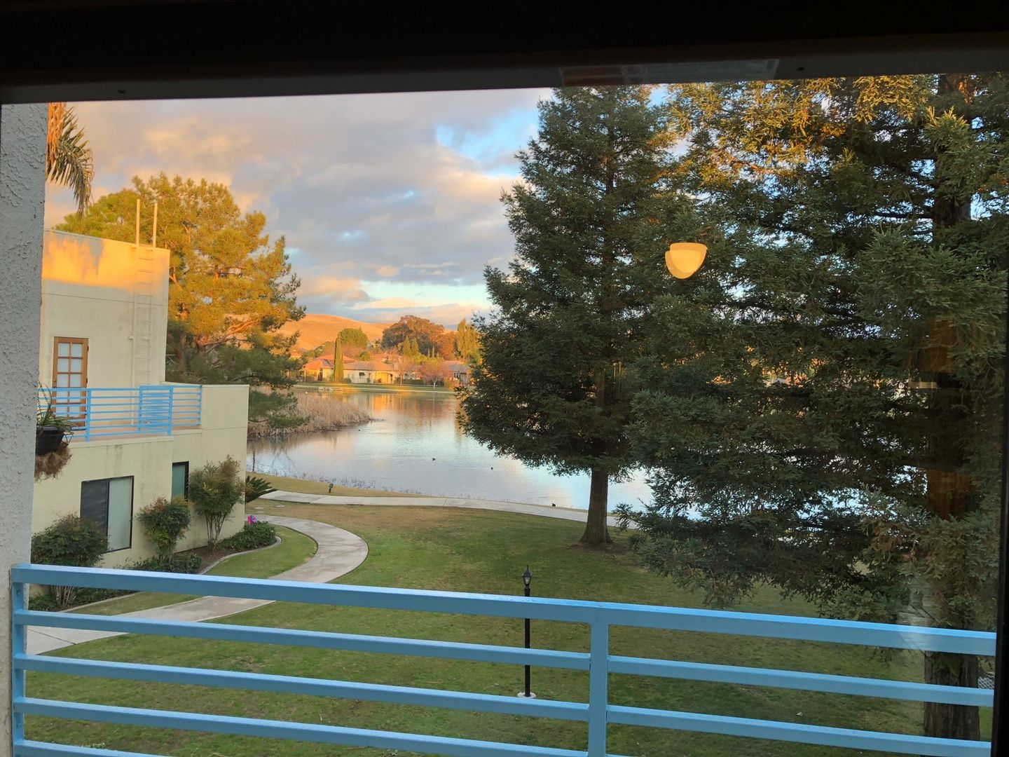 Bakersfield Townhome: 14500 Las Palmas Dr