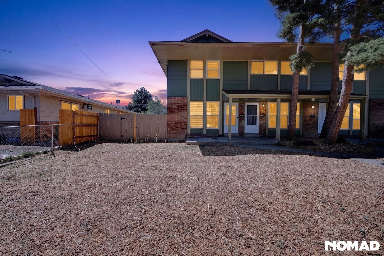 Aurora Townhome: 33 Lima St