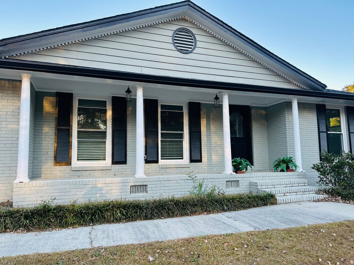 Snellville House: 2664 Abington Dr