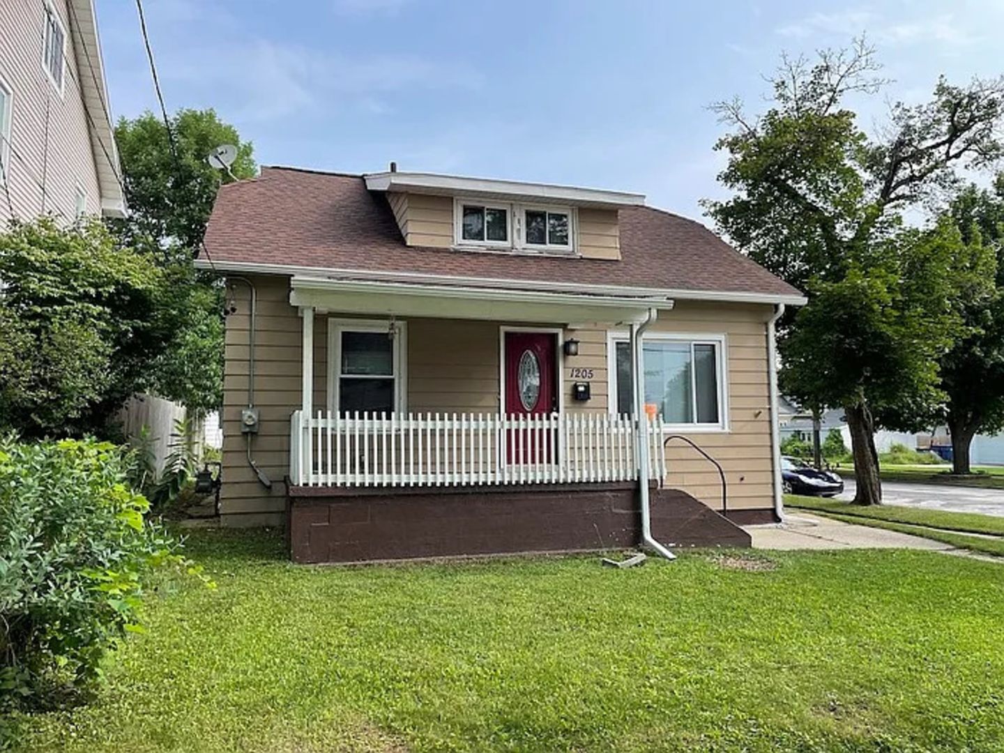 Grand Rapids House: 1205 Dayton St Sw