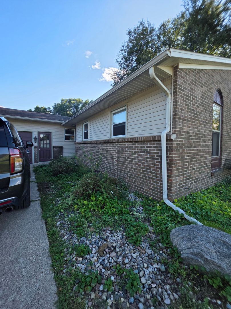 Belding House: 903 N State Rd