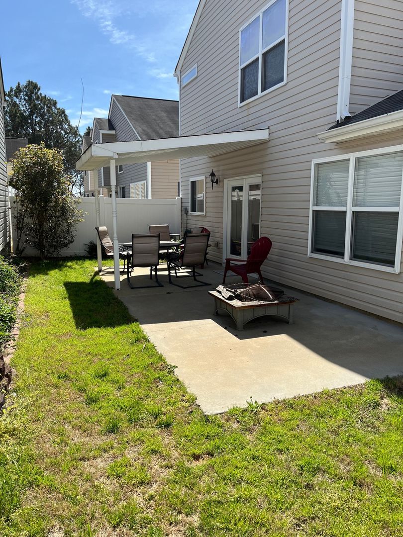 Woodstock House: 259 Hiawassee Dr