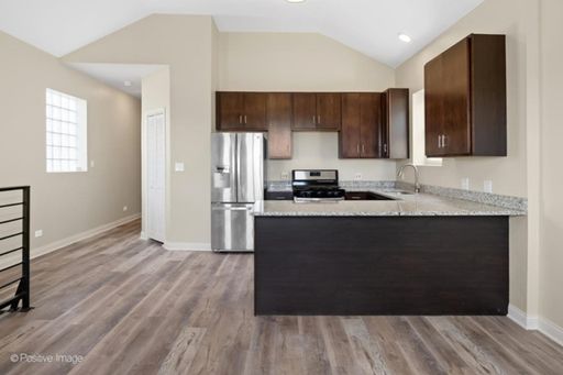 Charming 3BR Duplex in Chicago – photo 1