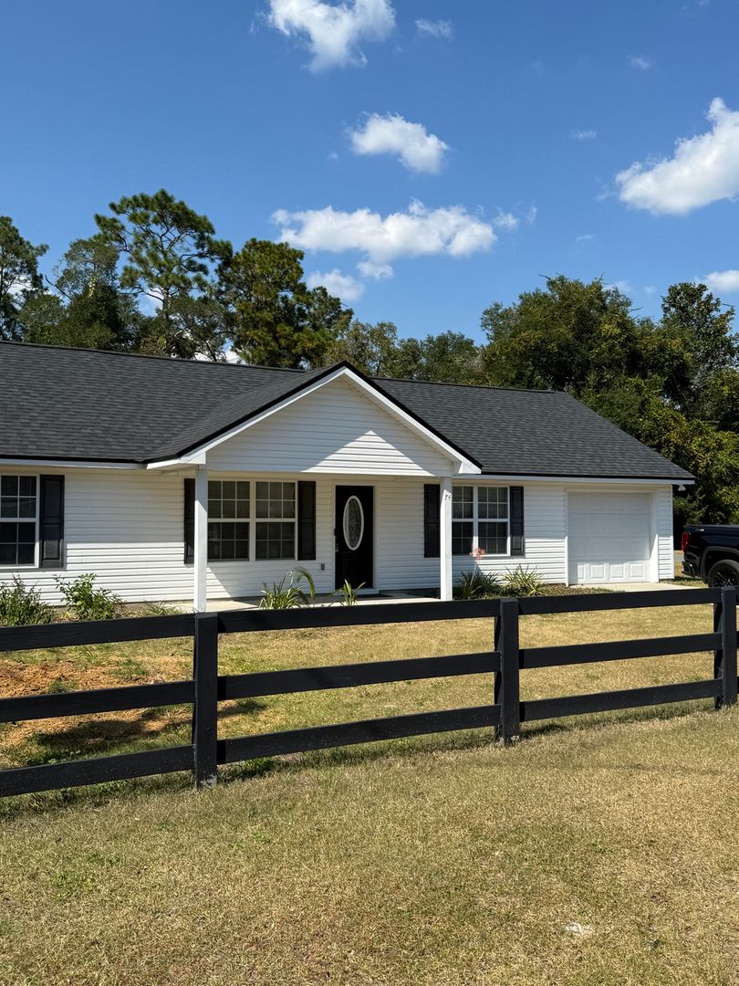 Crawfordville House: 74 Dans Dr