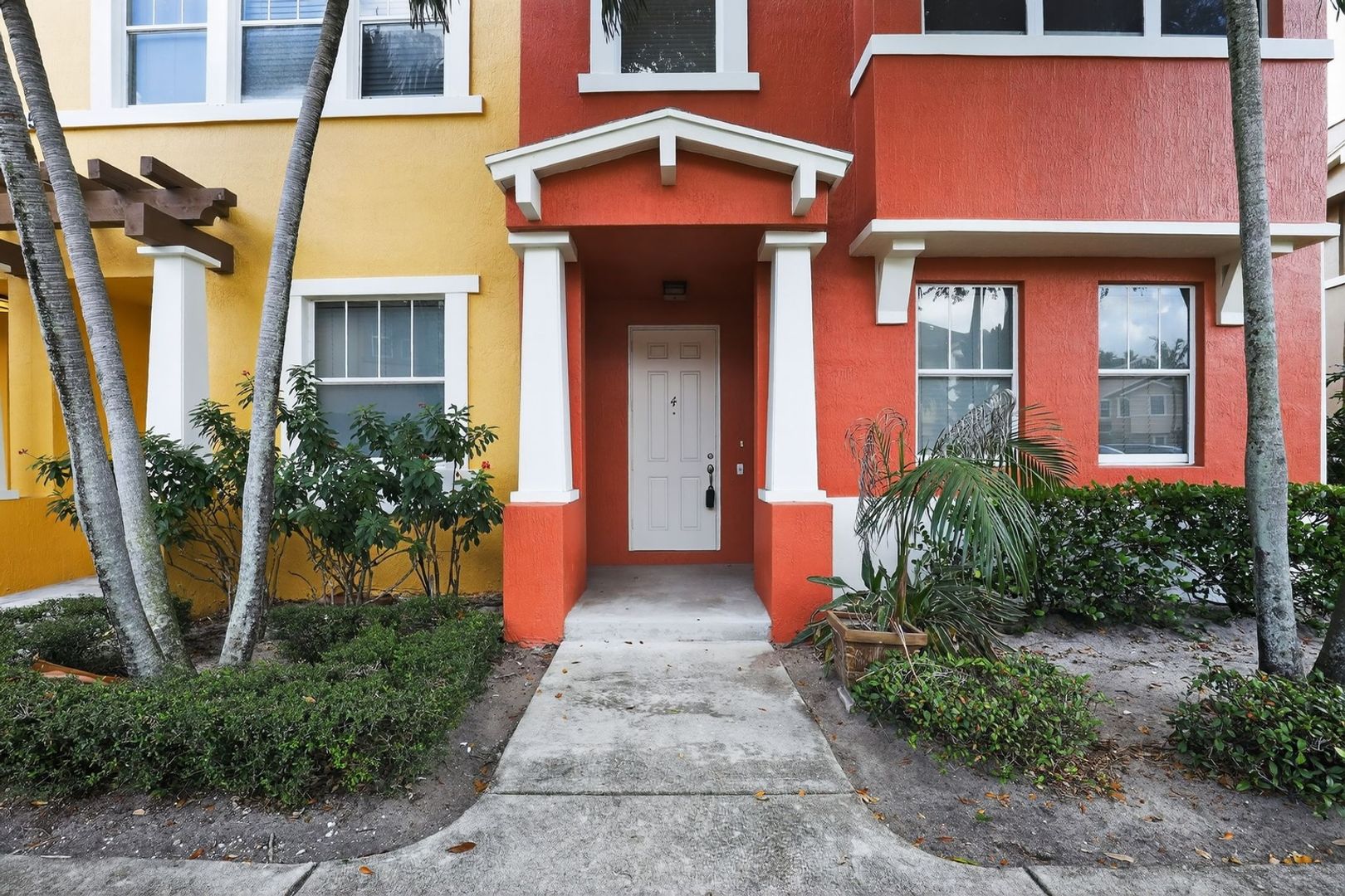 West Palm Beach Townhome: 645 Amador Ln