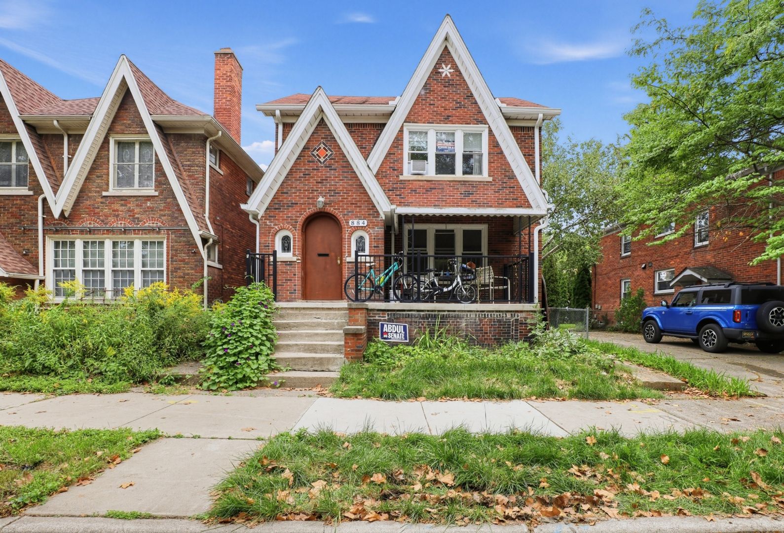 Grosse Pointe Park Townhome: 884 Beaconsfield Ave