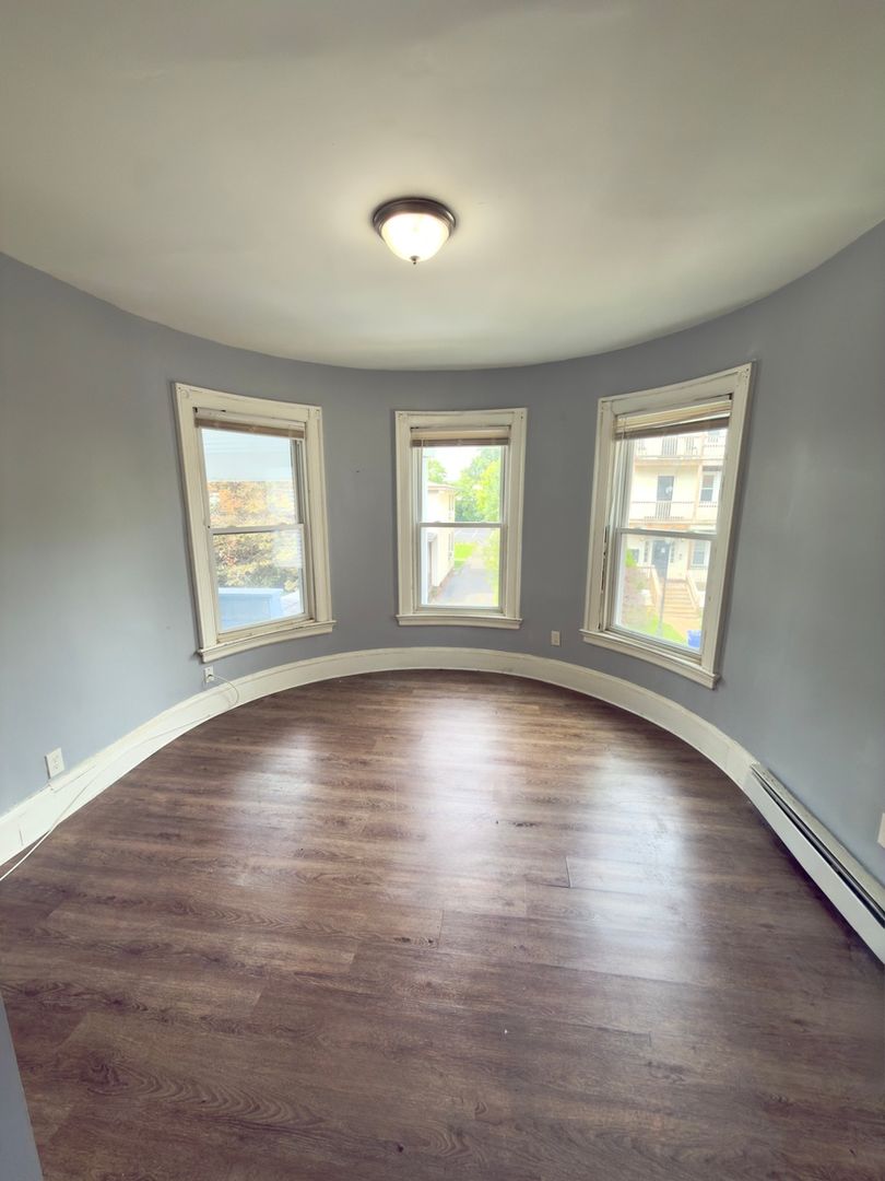Hartford House: 23 Alden St