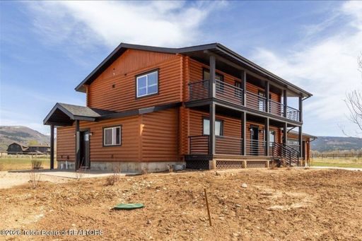 Charming 2BR Duplex in Driggs – photo 1