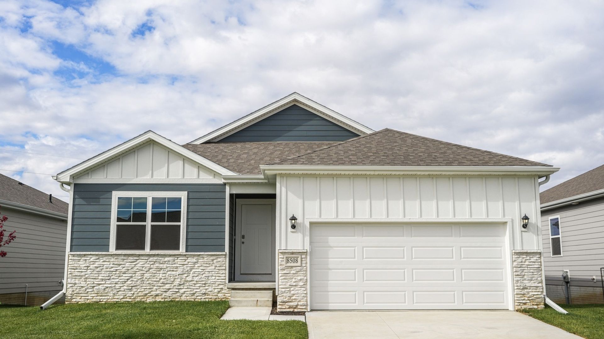 Bennington House: 16510 Clay St