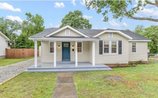 Charming 3BR House in Chesapeake – photo 1