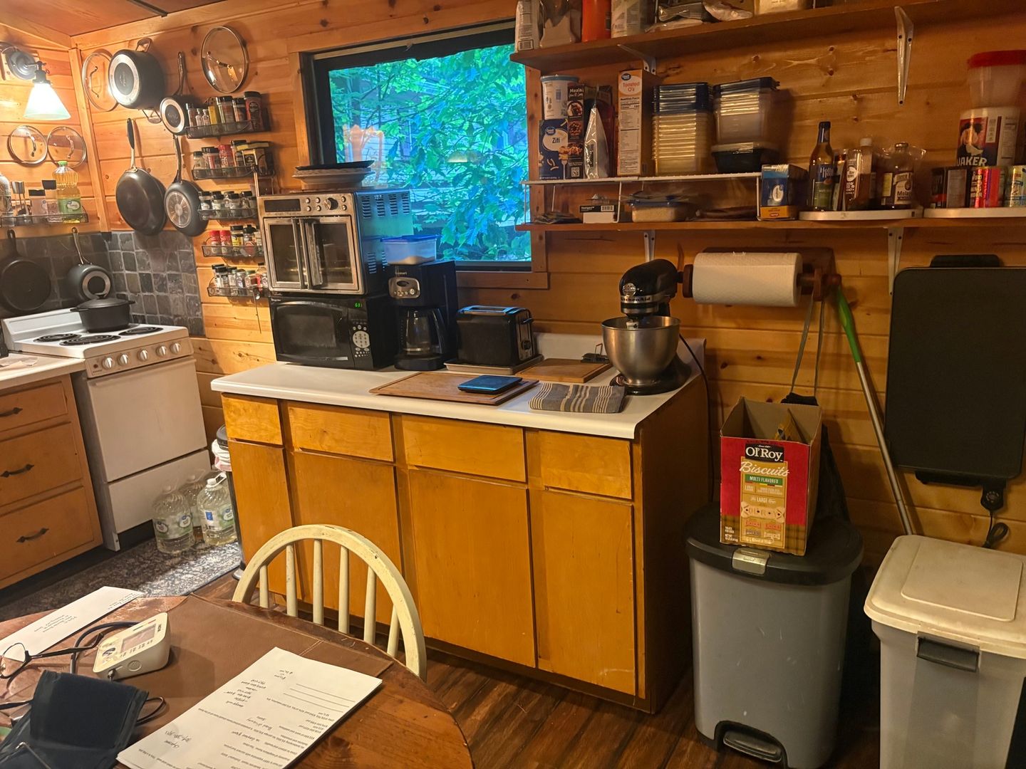 Acme House: 79 Spruce Peak Rd