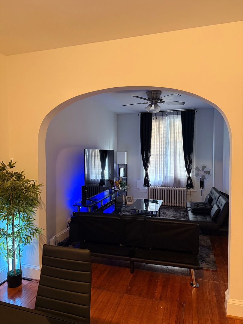 Baltimore Townhome: 2227 Penrose Ave