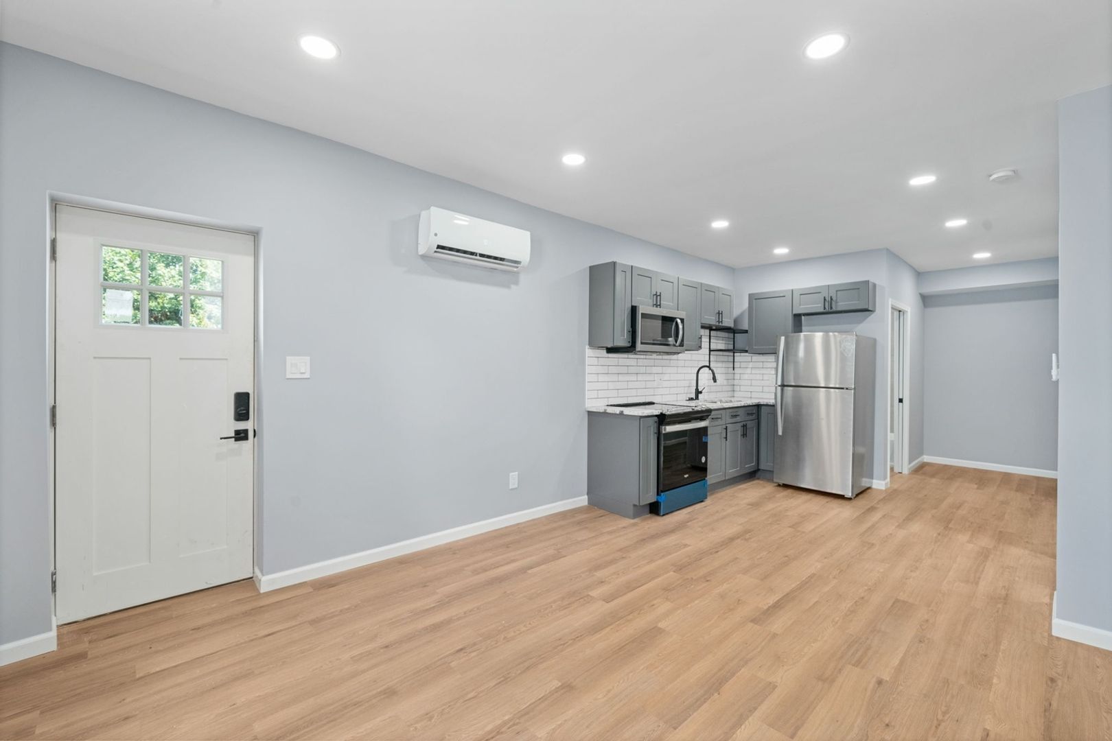 Columbus Townhome: 786 Thomas Ave