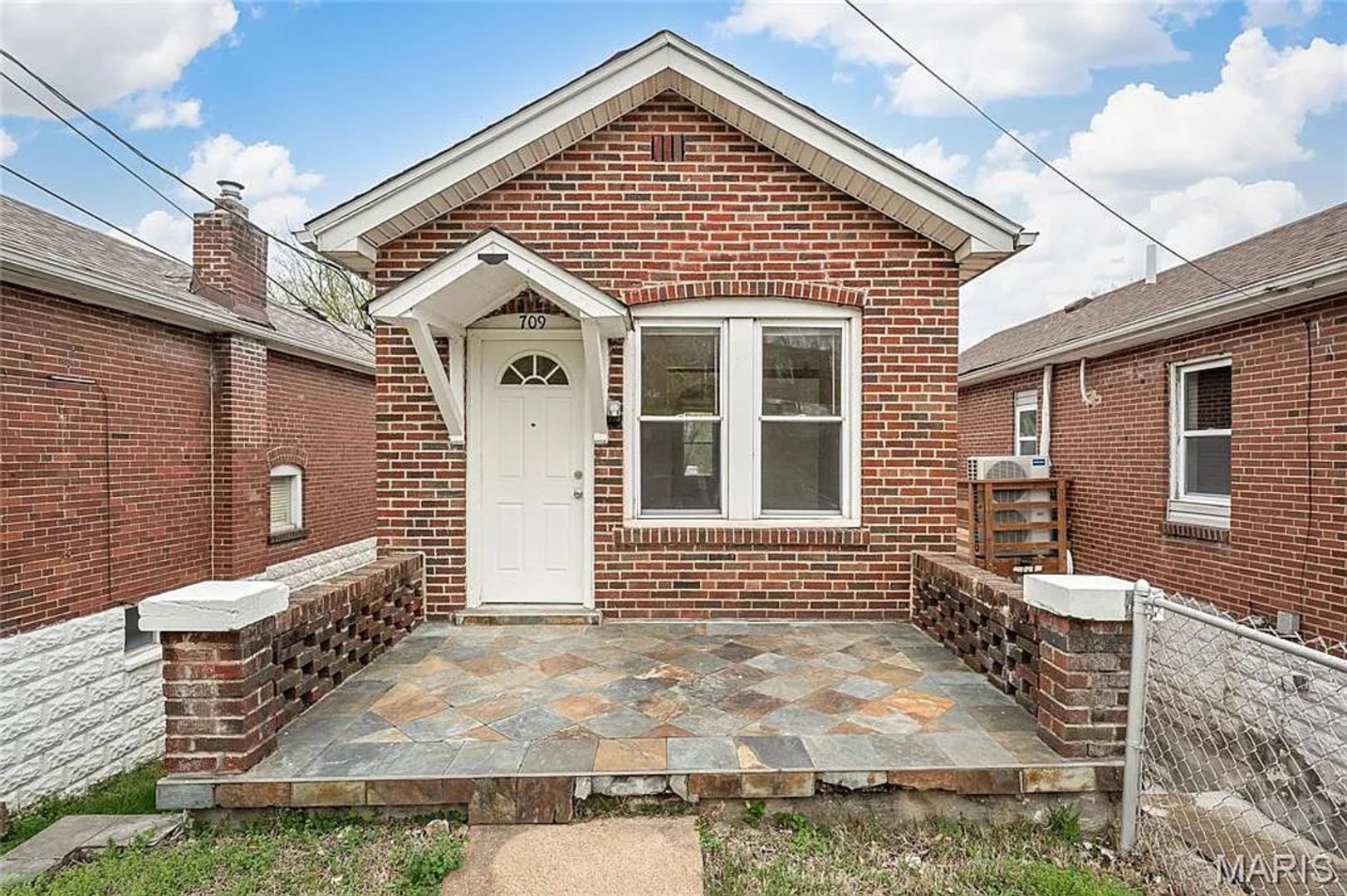 Saint Louis House: 709 Dammert Ave