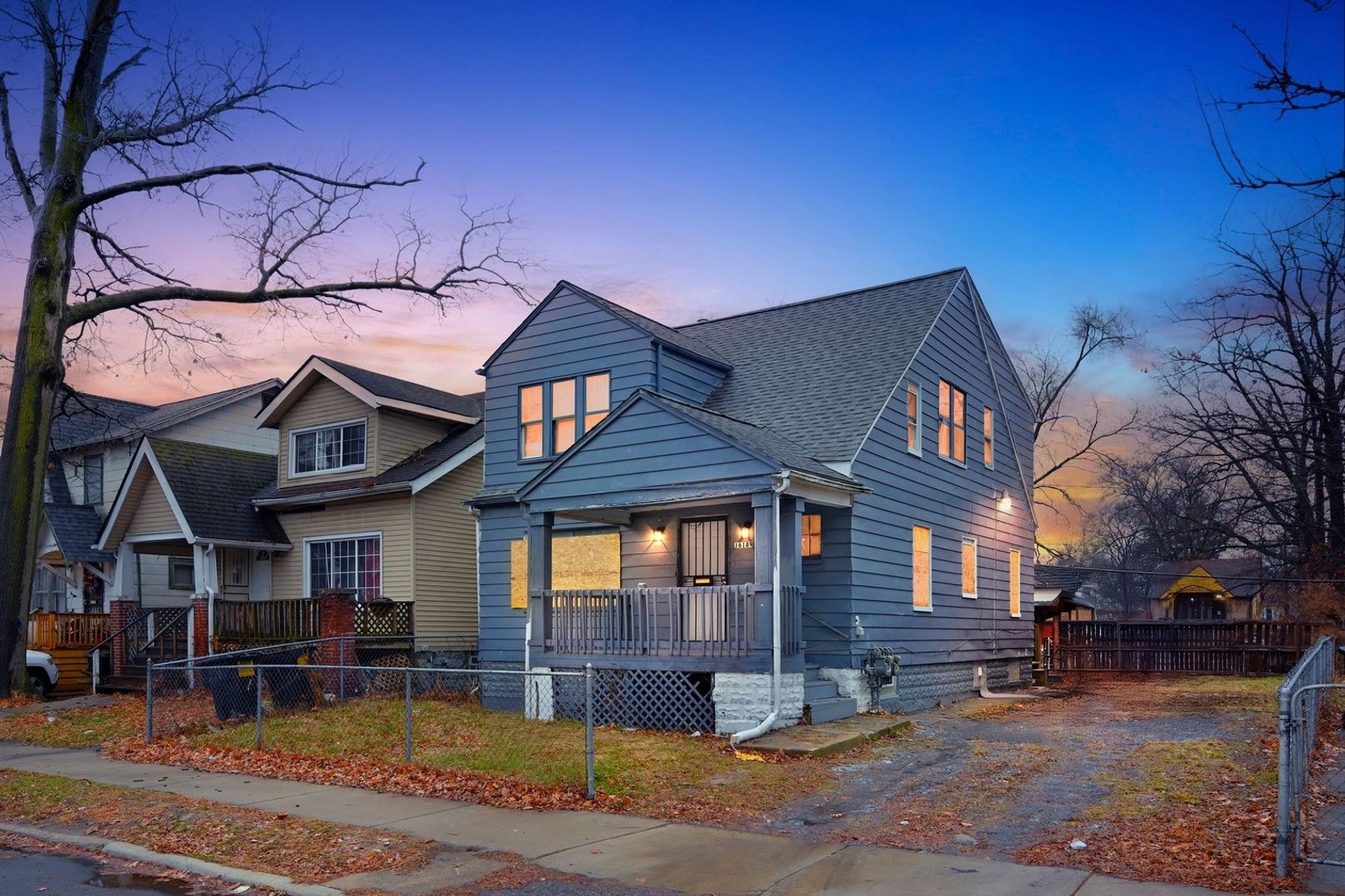 Detriot Townhome: 16189 San Juan Dr