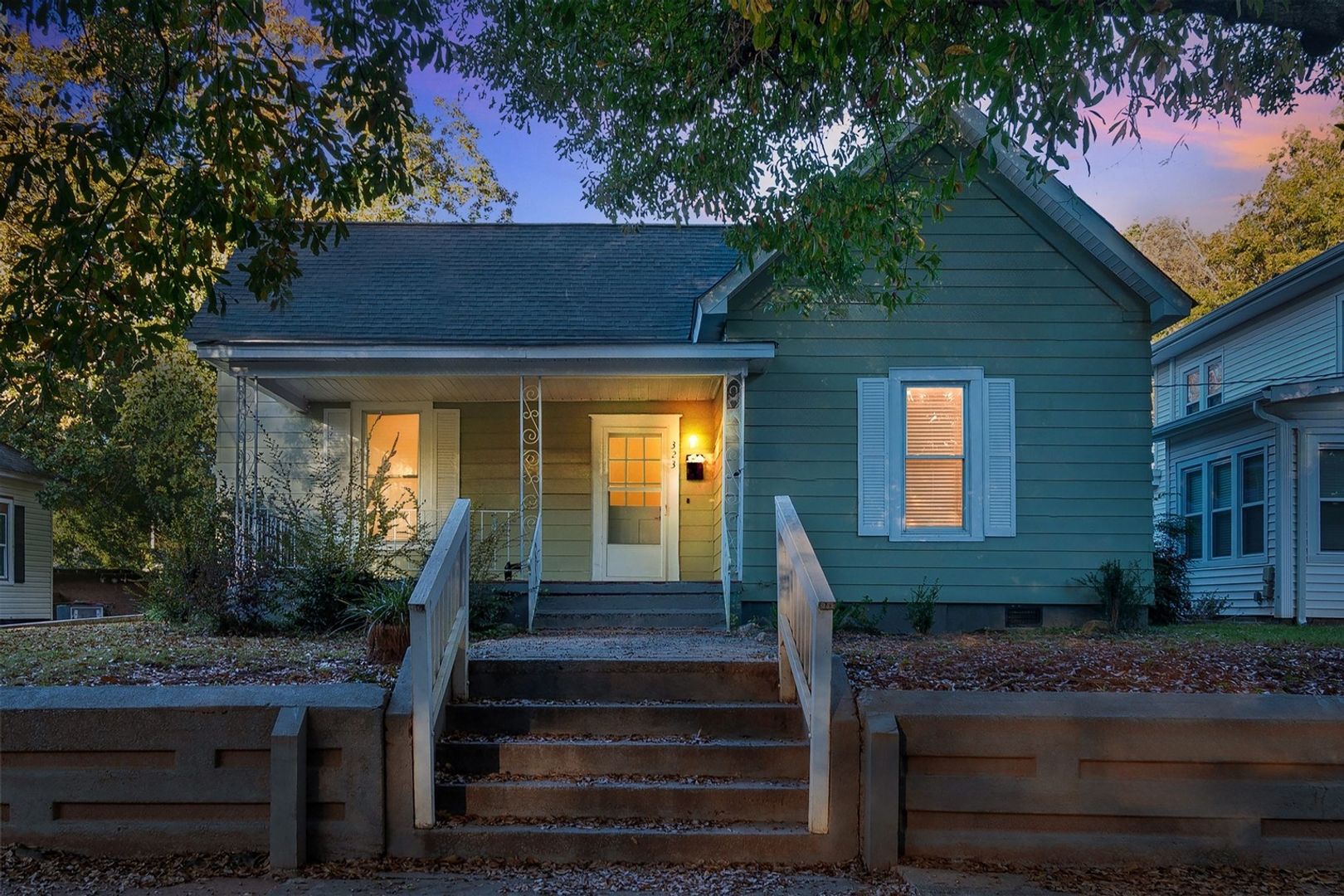 Gastonia House: 323 S Colombia St