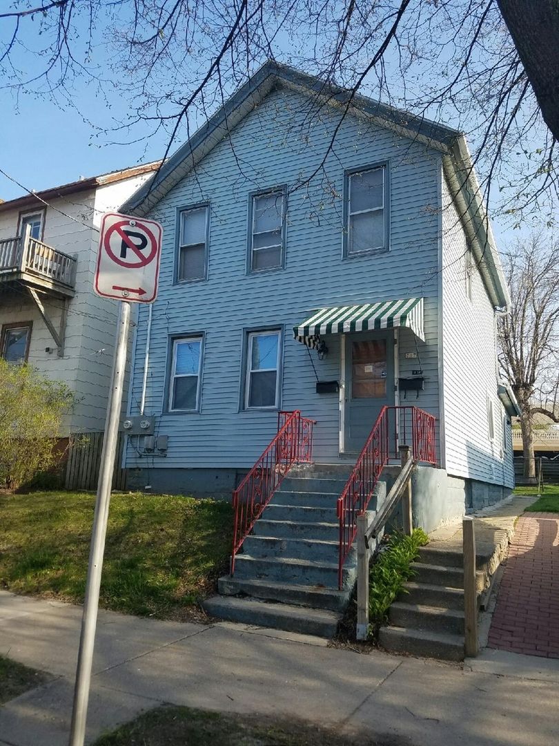 Milwaukee Condo: 717 E Pearson St
