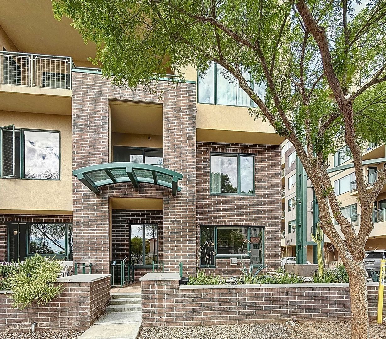 Phoenix Townhome: 16 W Encanto Blvd