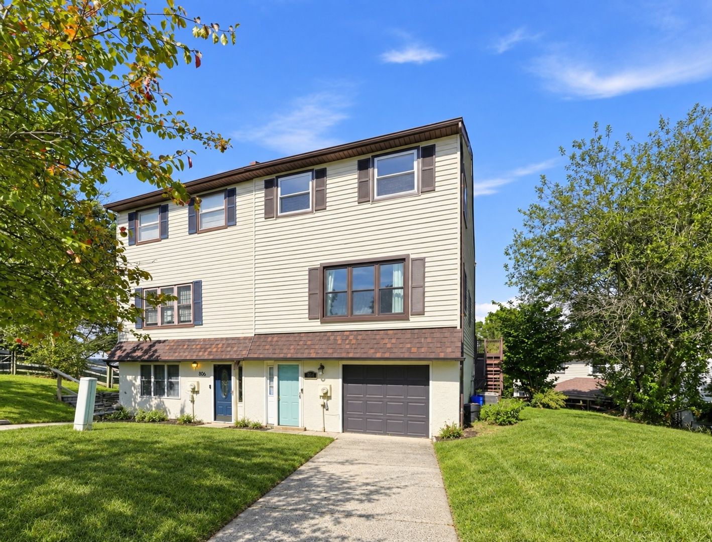 Philadelphia Townhome: 804 Keely Pl