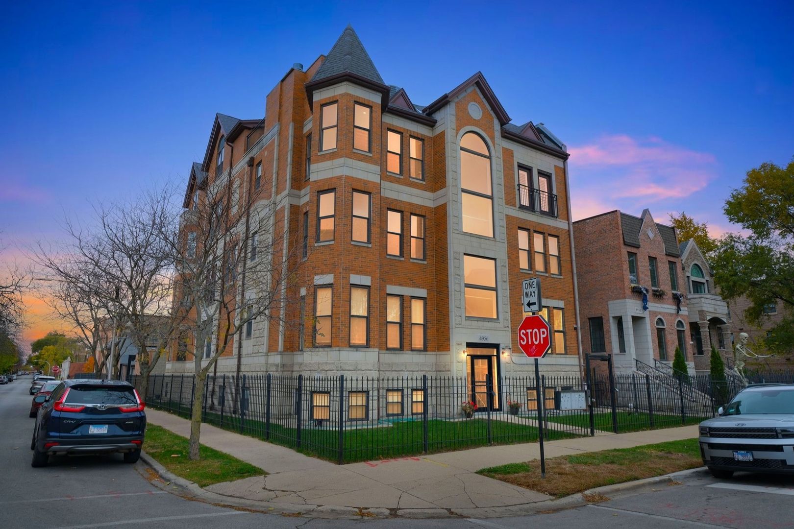 Chicago Condo: 4956 S Champlain Ave