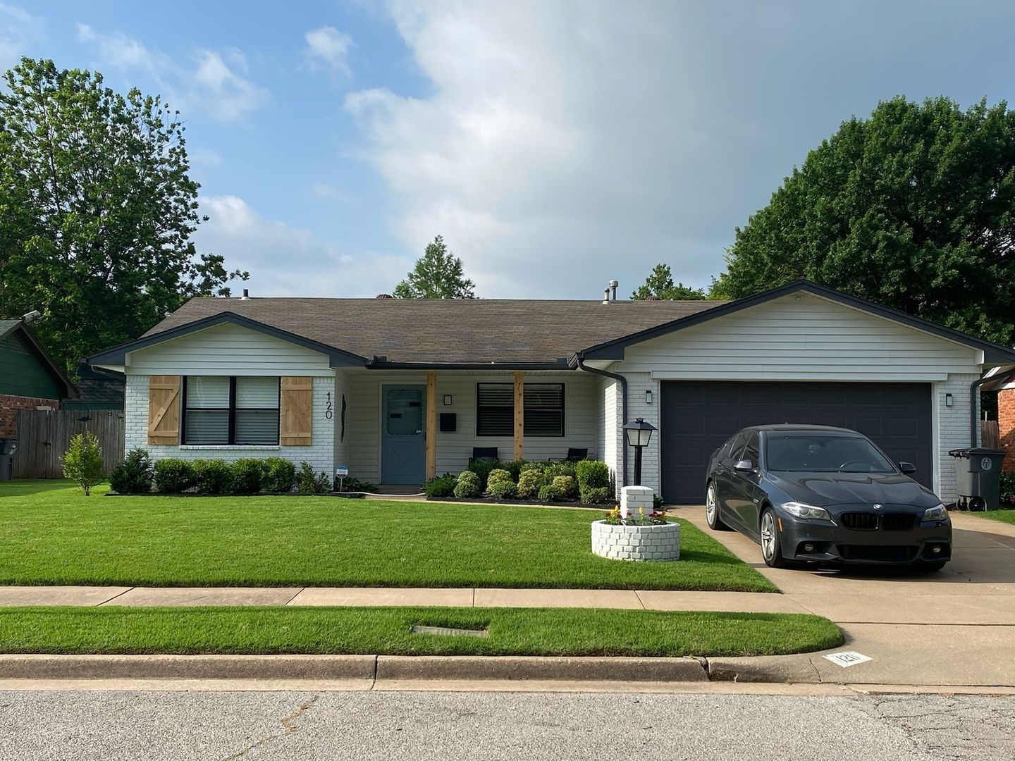 Tulsa House: 120 E 56th Pl