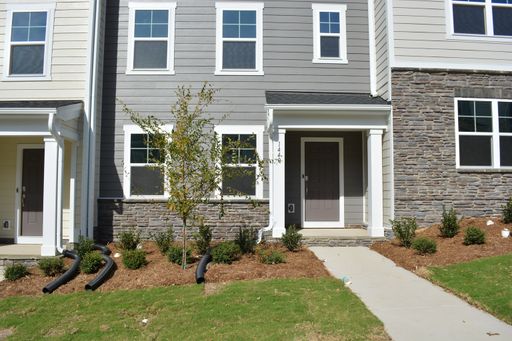 Charming 4BR Townhome in Knightdale