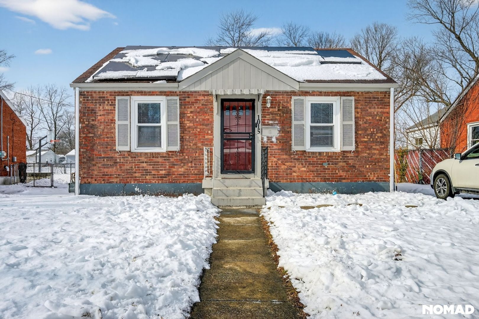 Louisville House: 1015 W Indian Trl