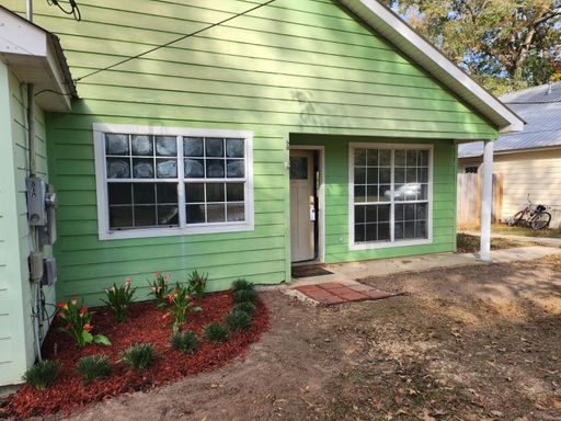 Charming 3BR Duplex in the center of Folsom – photo 1