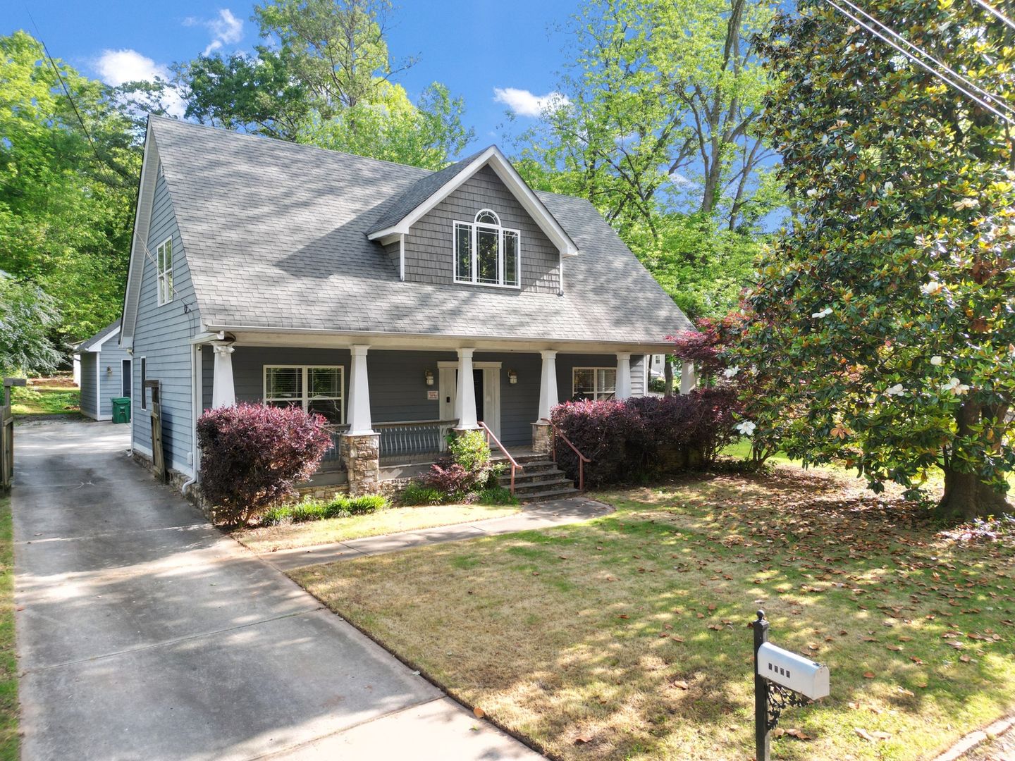 Decatur House: 2038 E Dr