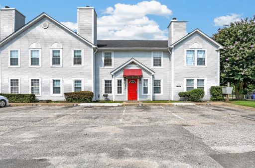 Charming 2BR Condo in Norfolk – photo 1