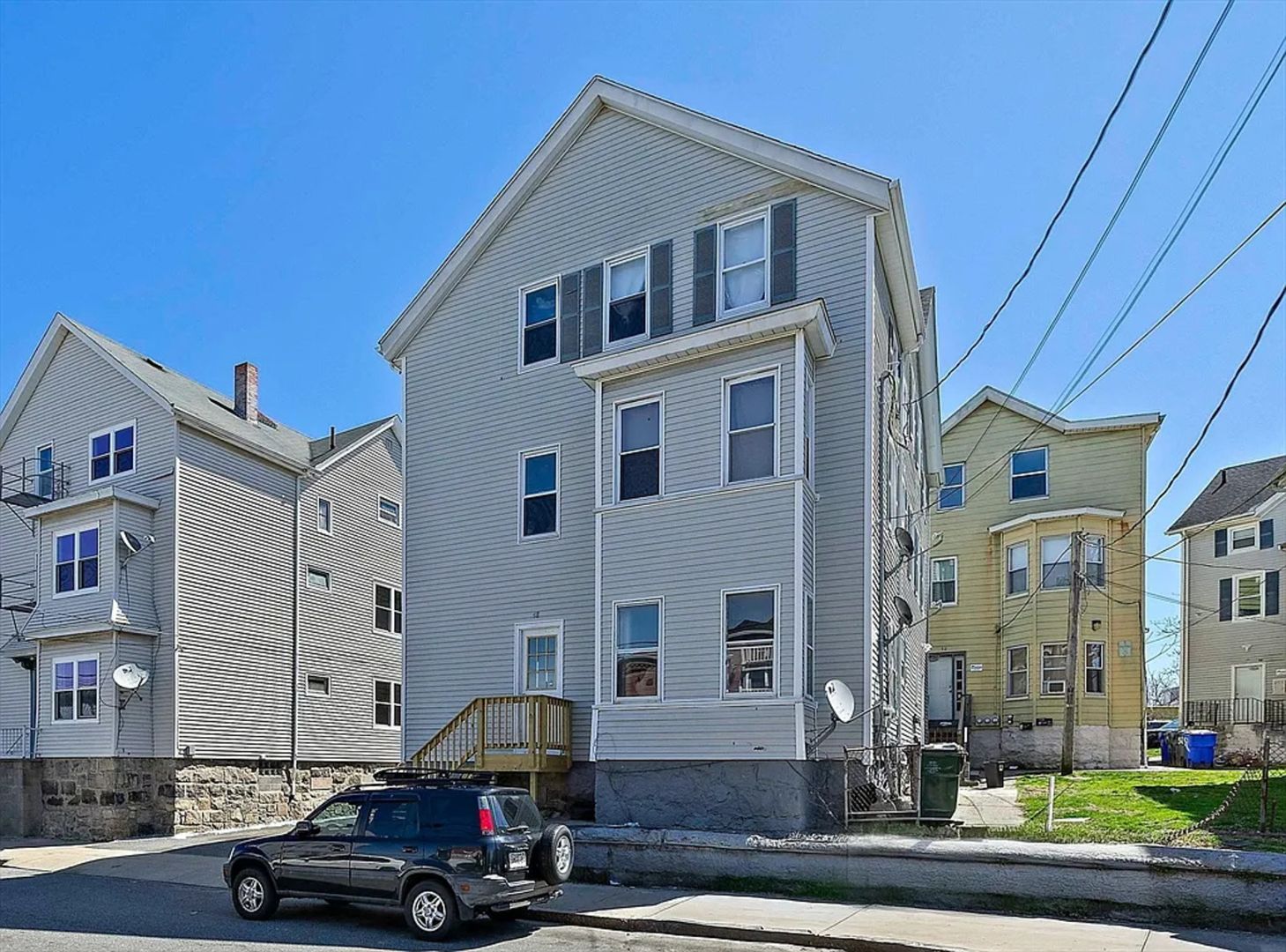 Fall River Townhome: 48 Rocliffe St
