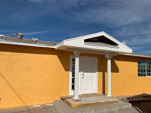DECEMBER SPECIAL!!! Fully Renovated / Upgraded Appliances - 3 Bedroom/2 Bath Private House in Blythe – photo 1