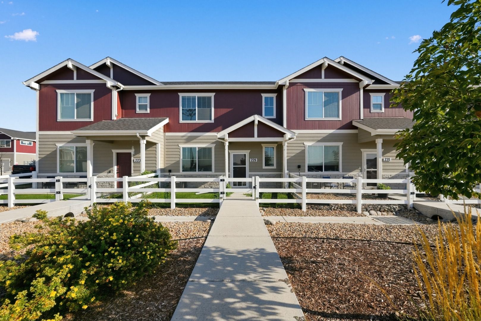 Johnstown House: 229 Molinar St
