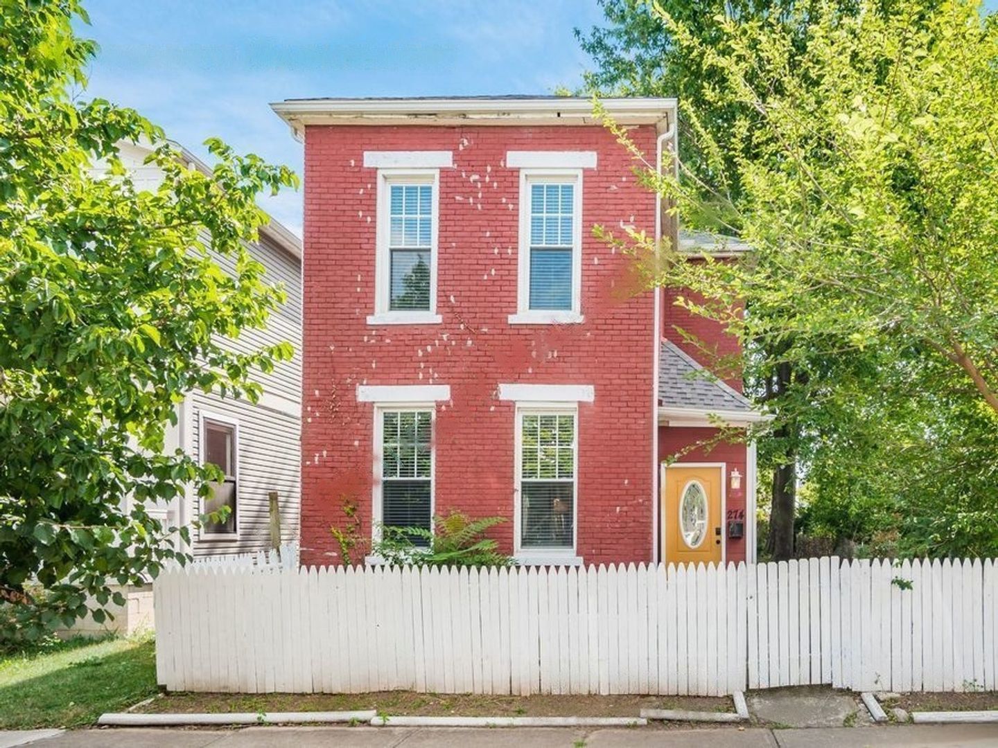 Columbus House: 274 S Skidmore St
