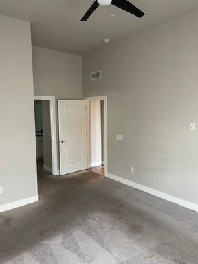 Charming 2BR Condo in Aurora – photo 1