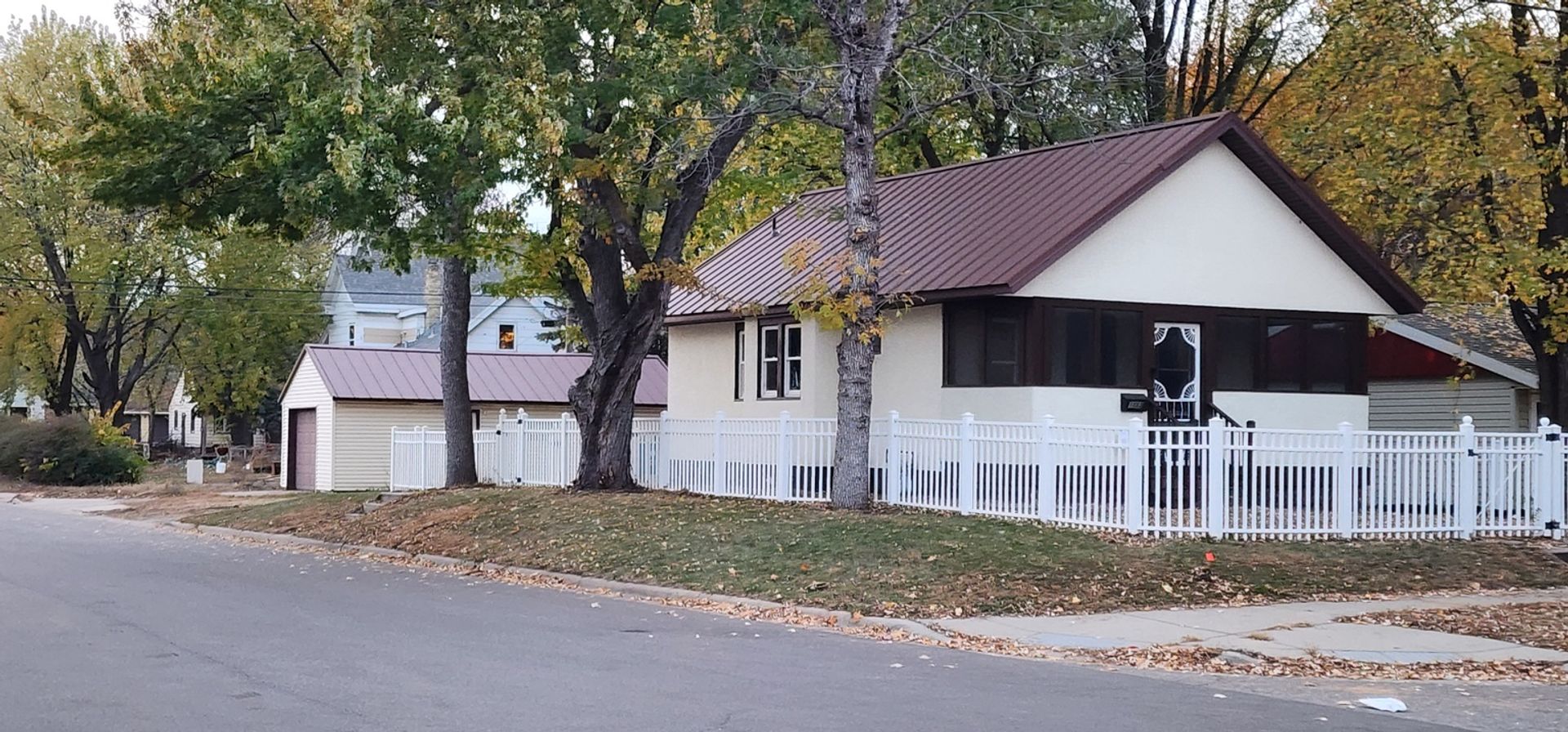 Saint Cloud House: 103 31st Ave N
