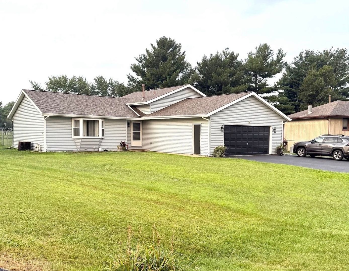 Machesney Park House: 6324 Weathervane Ln