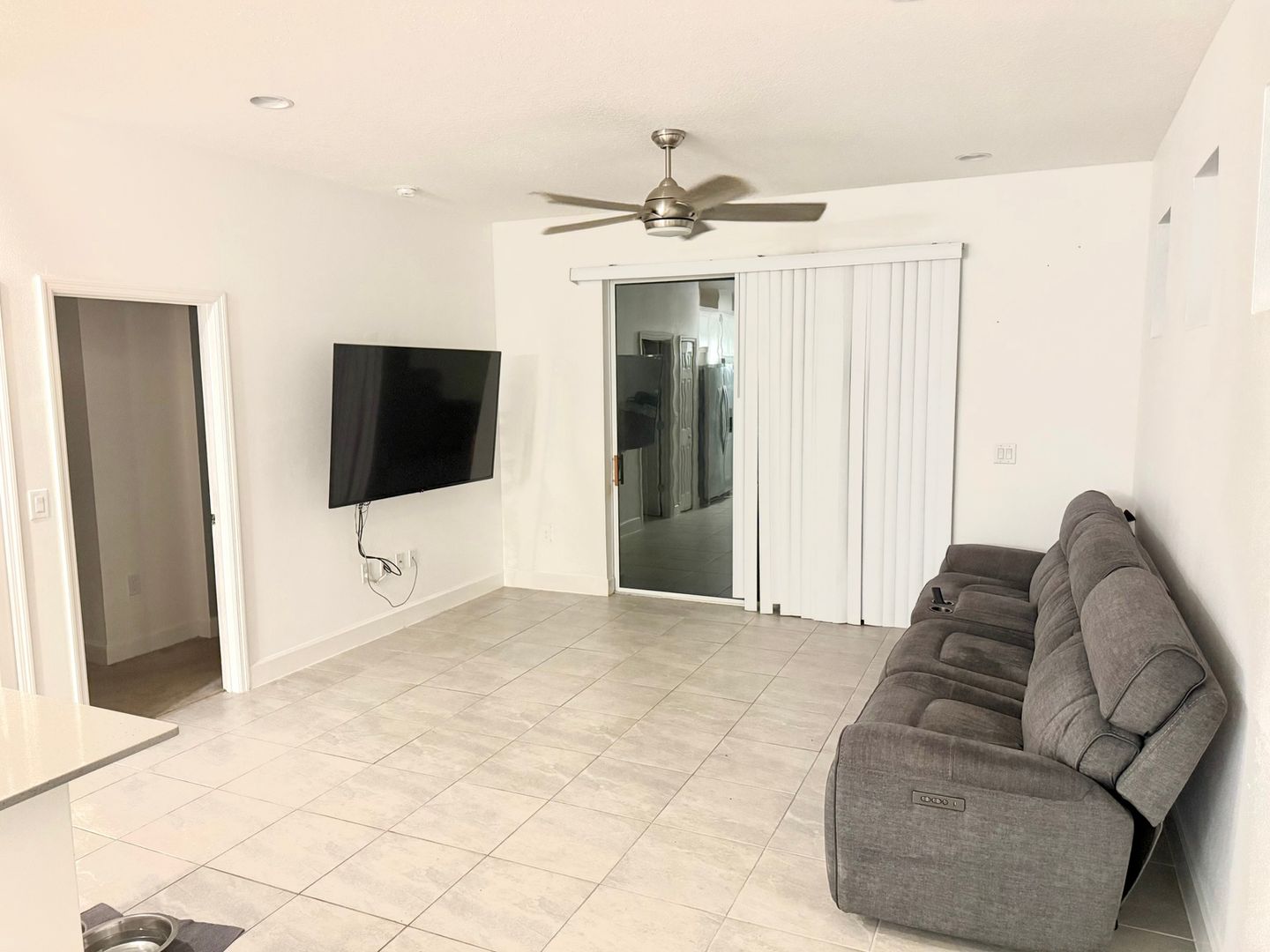 Apollo Beach House: 5613 De Coronado Dr