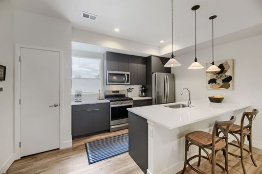 Charming 2BR Townhome in Denver – photo 1