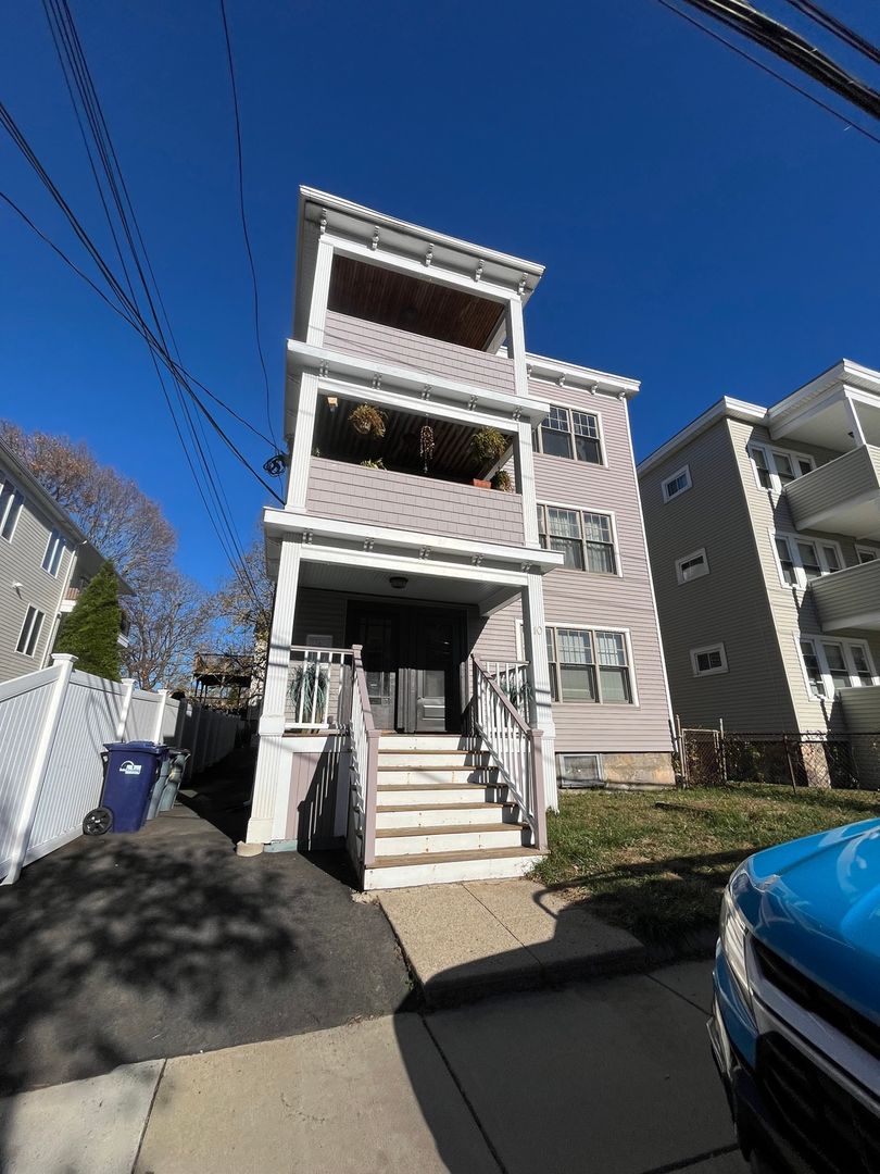 Dorchester Townhome: 10 Ashland St