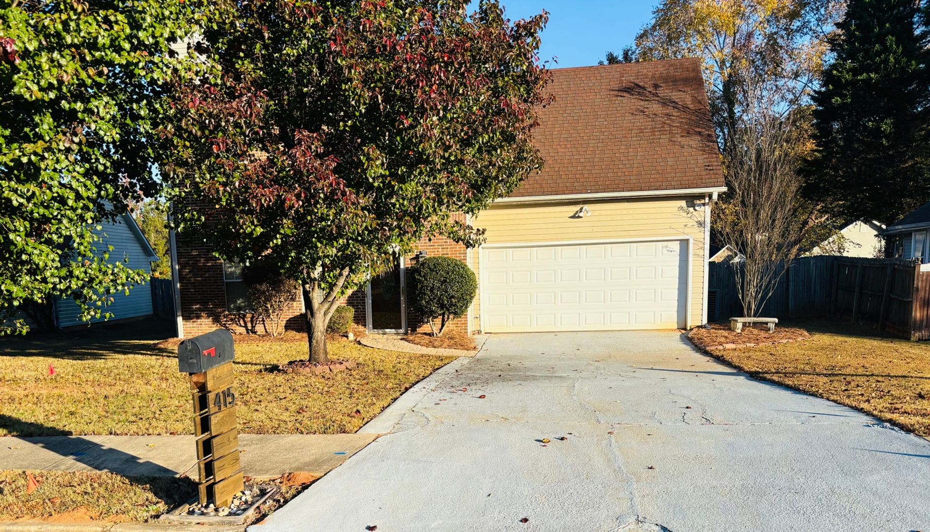 Stockbridge House: 415 Plantation Ct