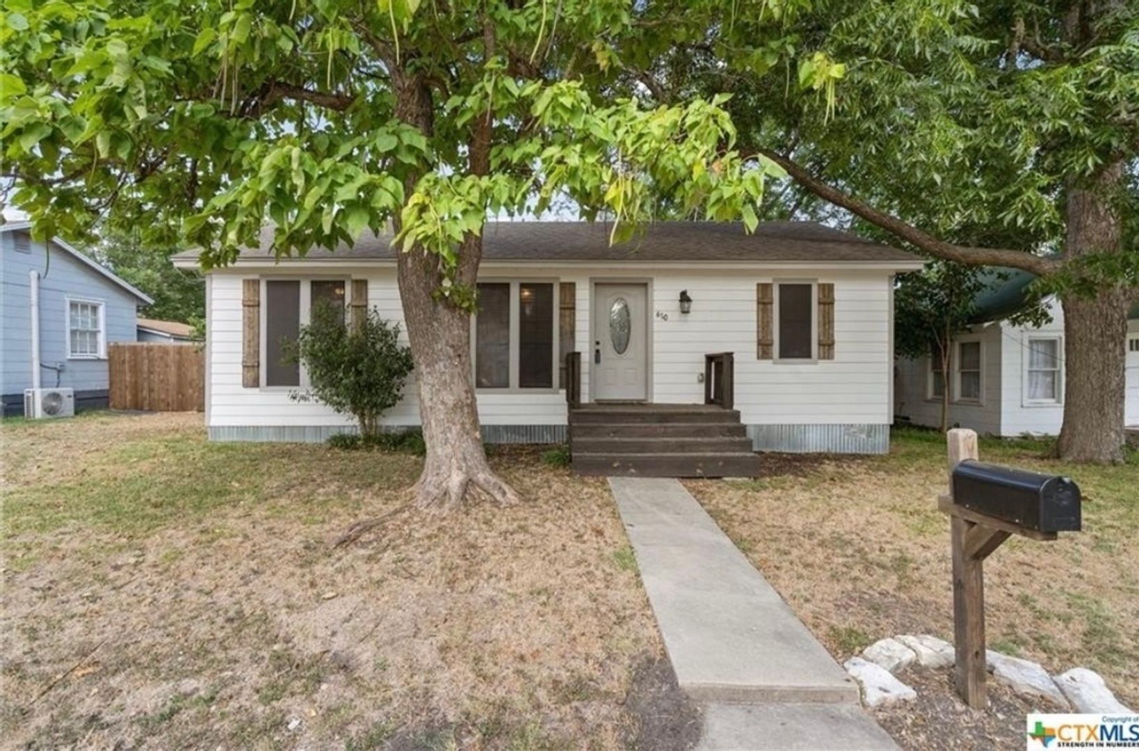 Taylor House: 610 Vernon St