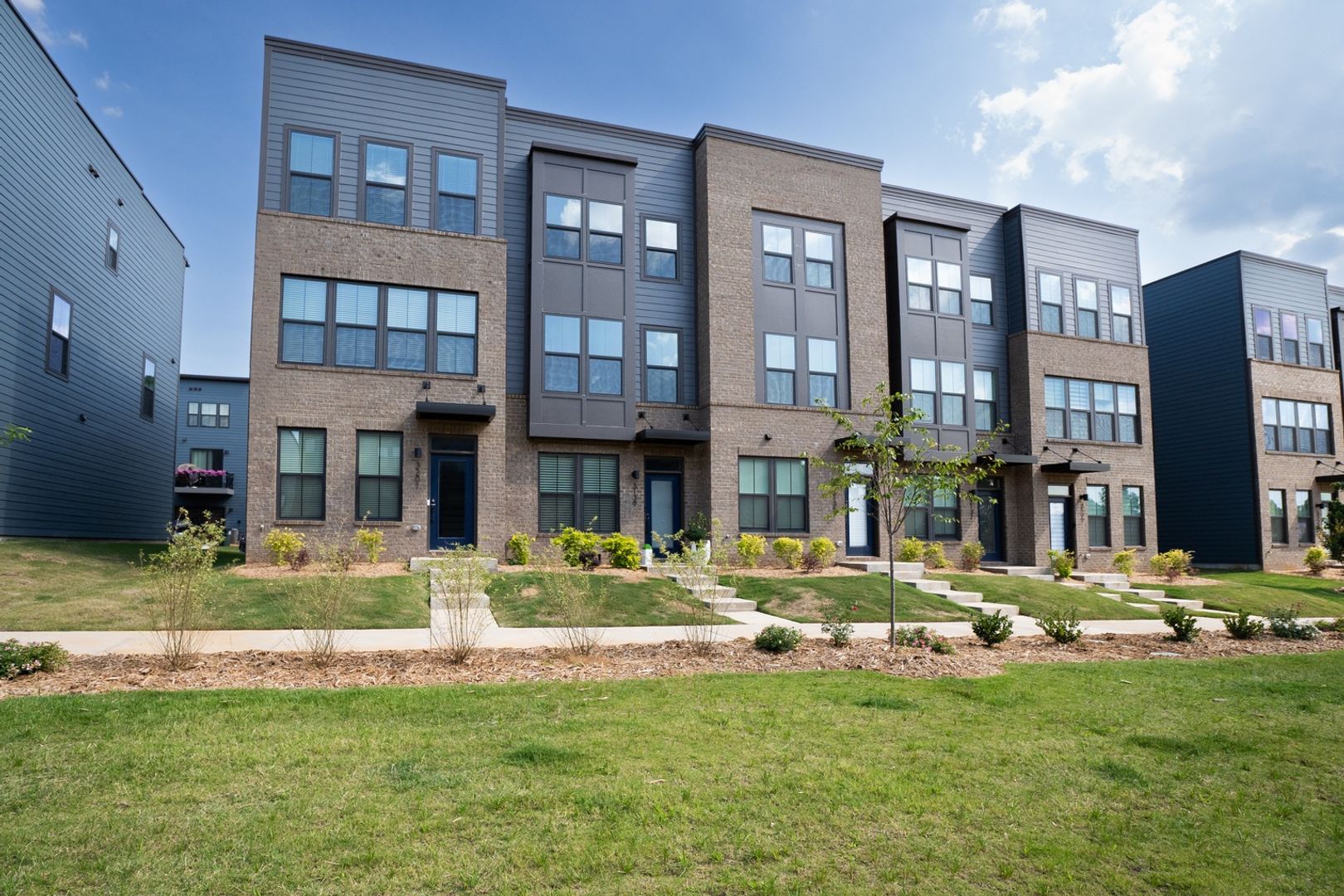 Charlotte Townhome: 3201 Coquina Ln