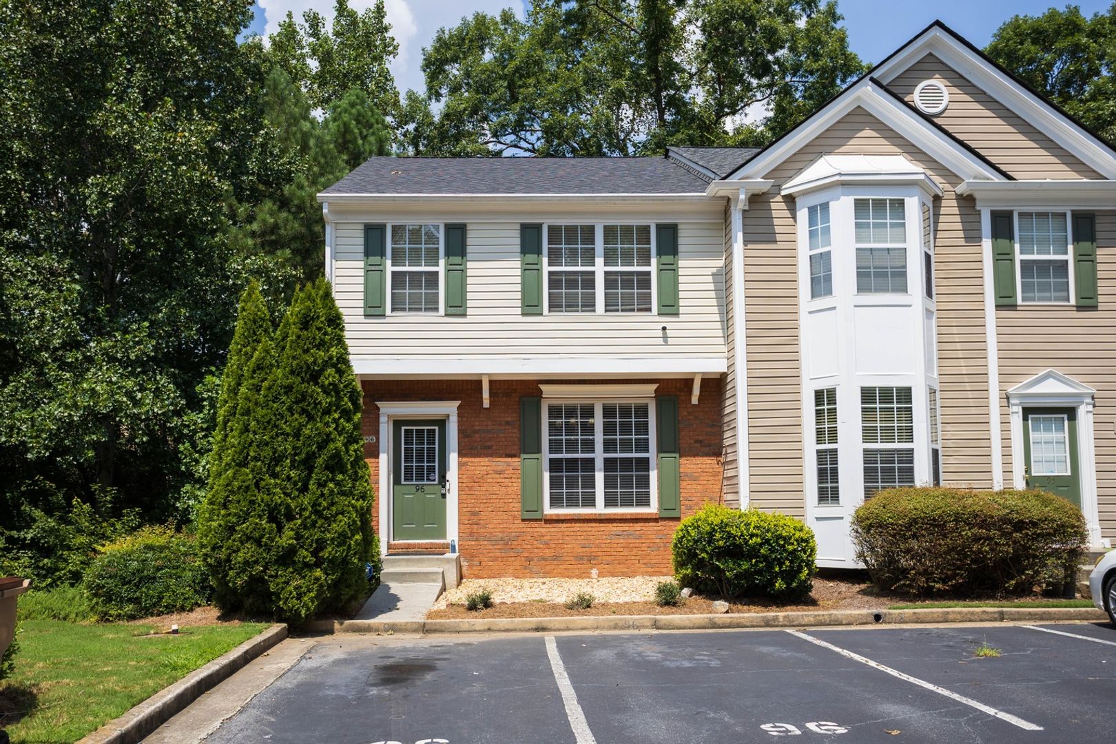 Alpharetta House: 9155 Nesbit Ferry Rd